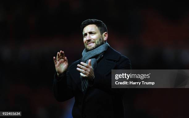 Lee Johnson, Manager of Bristol City applaudes the fans at the final whistle during the Sky Bet Championship match between Bristol City and Fulham at...