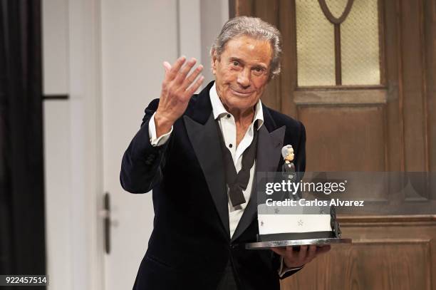 Spanish actor Arturo Fernandez celebrates his 89th Birthday on stage during the 'Alta Seduccion' Theater play at the Amaya Theater on February 21,...