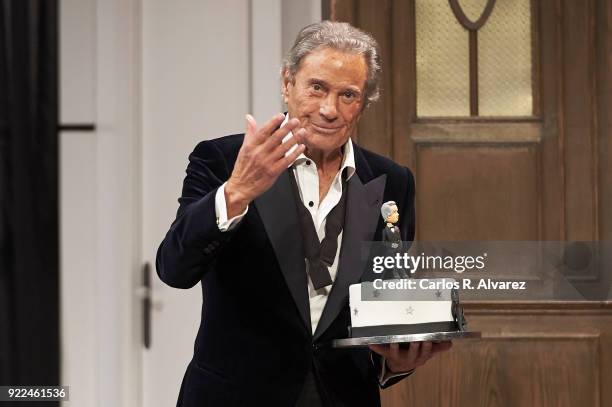 Spanish actor Arturo Fernandez celebrates his 89th Birthday on stage during the 'Alta Seduccion' Theater play at the Amaya Theater on February 21,...