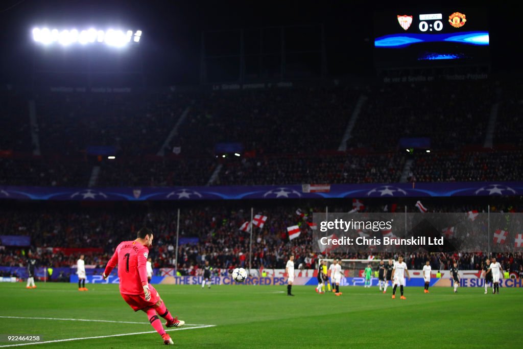 Sevilla FC v Manchester United - UEFA Champions League Round of 16: First Leg