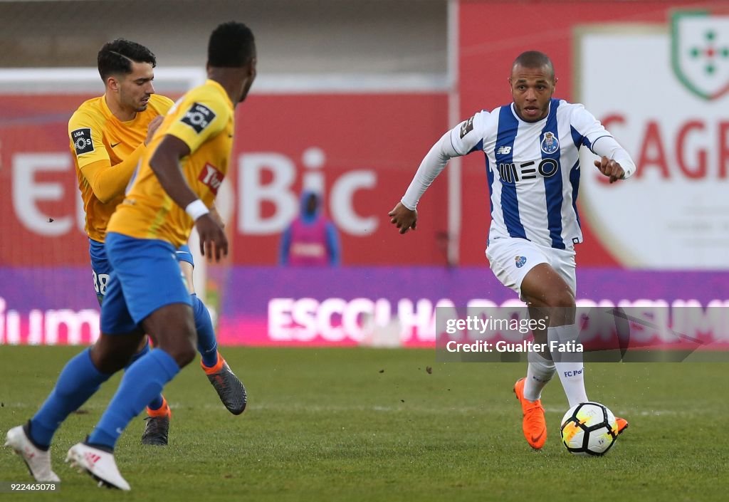 GD Estoril Praia v FC Porto - Primeira Liga