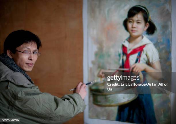 Oppression Drawing Photos and Premium High Res Pictures - Getty Images