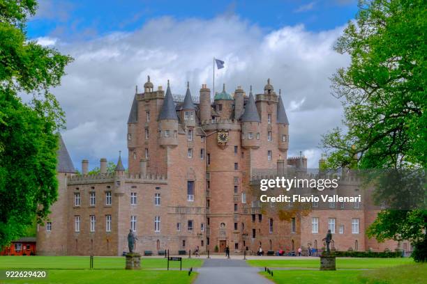 castillo glamis, escocia - glamis castle fotografías e imágenes de stock