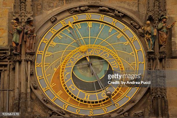 astronomical clock, old town square, prague, czech republic - astronomical clock 個照片及圖片檔
