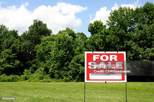 land for sale - estate agent sign stock pictures, royalty-free photos & images