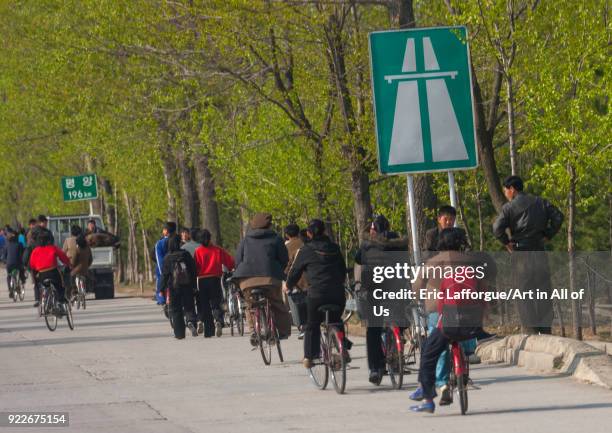 Pyongyang Highway Sign Pyongyang Highway Photos and Premium High Res Pictures - Getty Images
