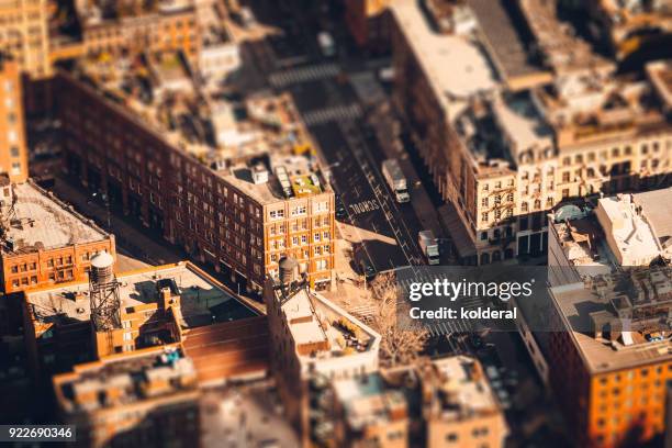 roofs of new york manhattan borough. tilt-shift photography - brooklyn stock-fotos und bilder