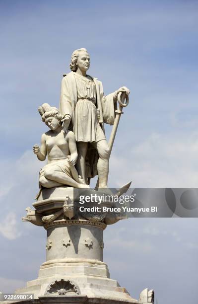 christopher columbus statue - columbus statue stock pictures, royalty-free photos & images