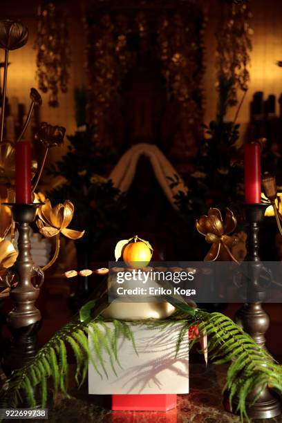 decorated round rice cake for new year - kombu stock pictures, royalty-free photos & images