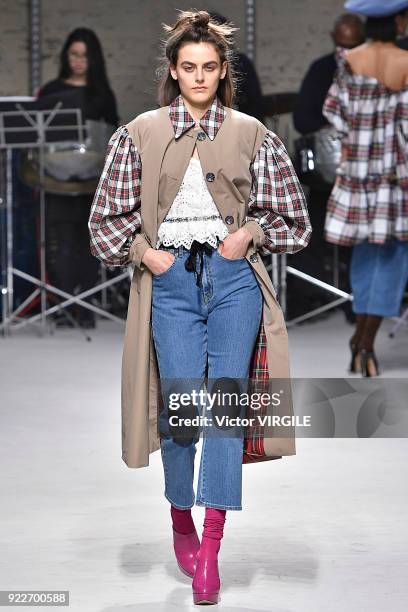 Model walks the runway at the Isa Arfen Ready to Wear Fall/Winter 2018-2019 fashion show during London Fashion Week February 2018 on February 20,...