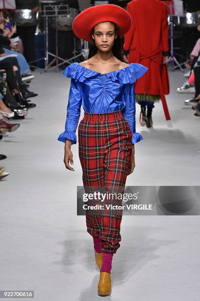 Model walks the runway at the Isa Arfen Ready to Wear Fall/Winter 2018-2019 fashion show during London Fashion Week February 2018 on February 20,...