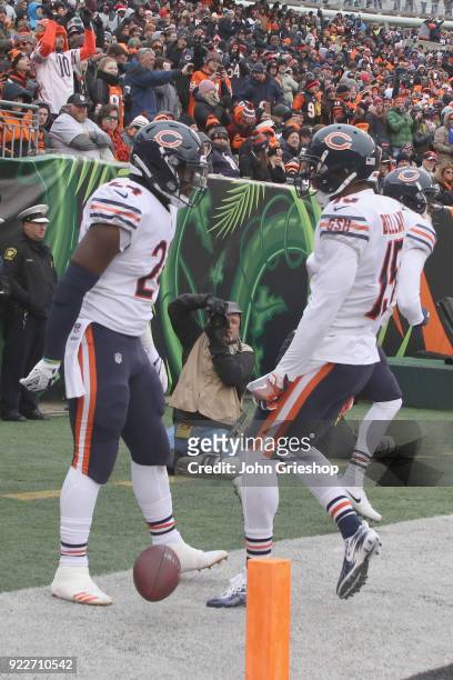 Jordan Howard celebrates a touchdown with teammate Joshua Bellamy of the Chicago Bears during their game against the Cincinnati Bengals at Paul Brown...