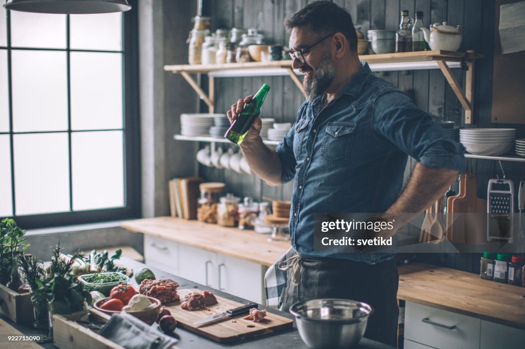 Chef Break One Short Break For Chef High-Res Stock Photo - Getty Images