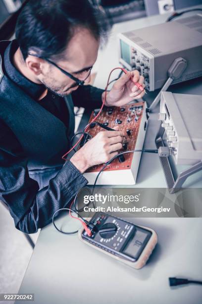 Computer Engineering Multimeter Desktop Multimeter Photos and Premium High Res Pictures - Getty Images