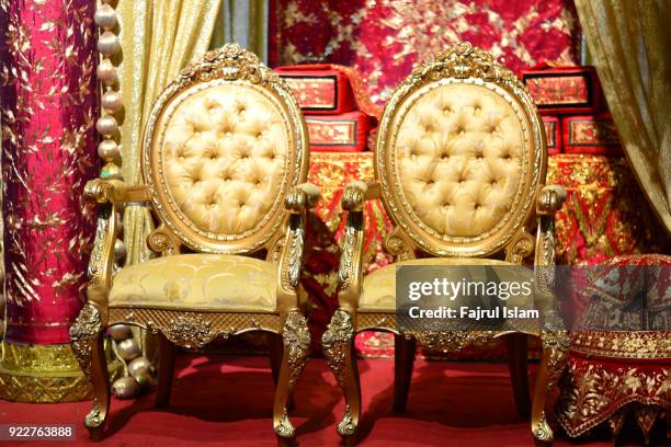 acehnes wedding throne - troon stockfoto's en -beelden