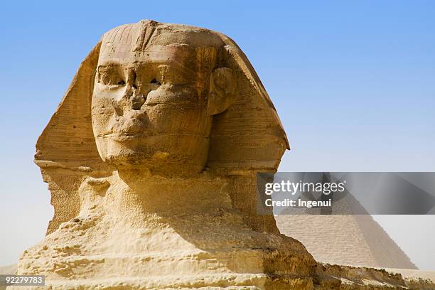 the sphinx and mikerinus pyramid - sphinx stock pictures, royalty-free photos & images