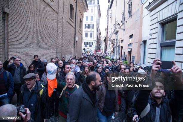 About 500 people protested against the debts contracted for the earthquake of 1980 that caused the seizure of the finances of the Municipality of...