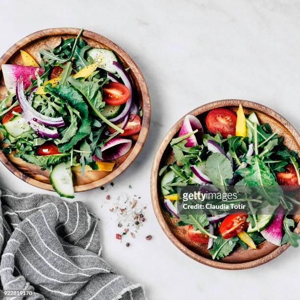 fresh arugula and baby kale salad - side salad - fotografias e filmes do acervo