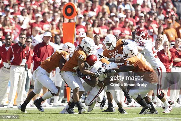 Texas Earl Thomas in action, defense vs Oklahoma DeMarco Murray . Dallas, TX CREDIT: Simon Bruty