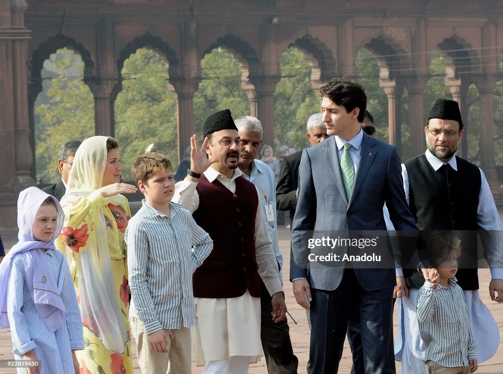 Canadian PM Justin Trudeau visits Jama Masjid in India
