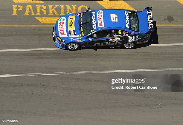 Steven Richards drives the Ford Performance Racing Ford during practice for round 11 of the V8 Supercar Championship Series at the Surfers Paradise...