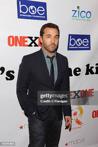 Actor Jeremy Piven attends The ONEXONE Foundation Gala on October 22, 2009 in San Francisco, California.