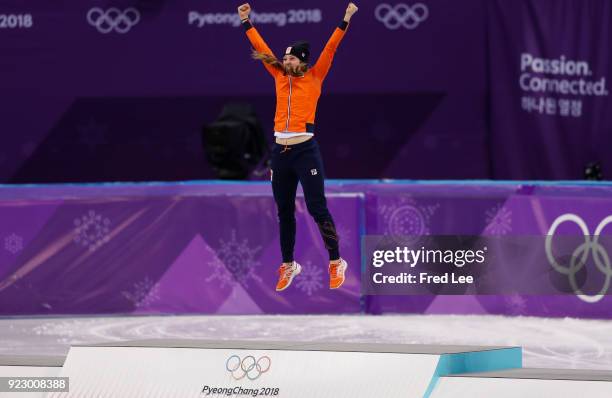 Gold medalist Suzanne Schulting of the Netherlands celebrates during the victory ceremony after the Short Track Speed Skating Ladies' 1,000m Final A...