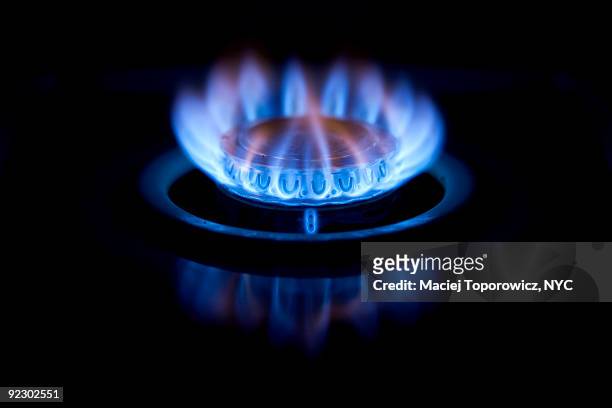 burning gas oven - gasspis bildbanksfoton och bilder