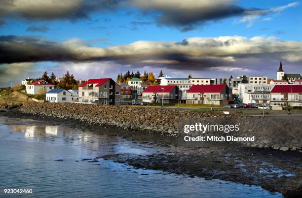 borgarnes town in iceland - borgarnes stock-fotos und bilder