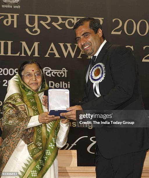 The President Smt. Pratibha Devisingh Patil today conferred the 55th National Film Awards for 2007 to the illustrious winners. Producer Shailendra...