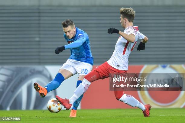 Piotr Zielinski of Napoli and Kevin Kampl of RB Leipzig during UEFA Europa League Round of 32 match between RB Leipzig and Napoli at the Red Bull...