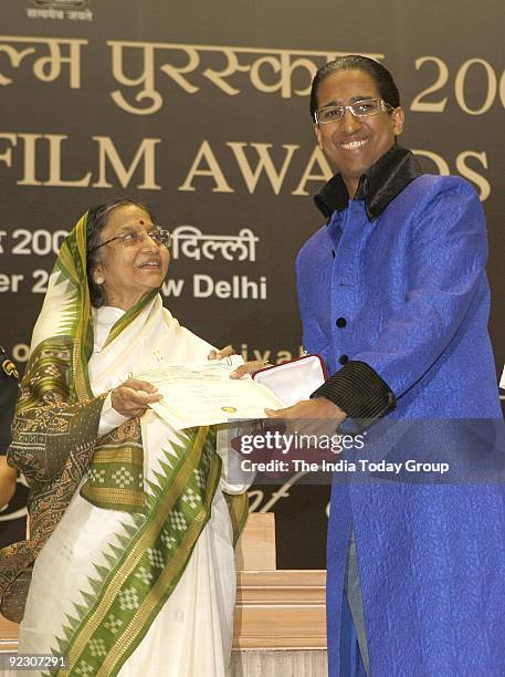 The President Smt. Pratibha Devisingh Patil today conferred the 55th National Film Awards for 2007 to the illustrious winners. Management guru and...