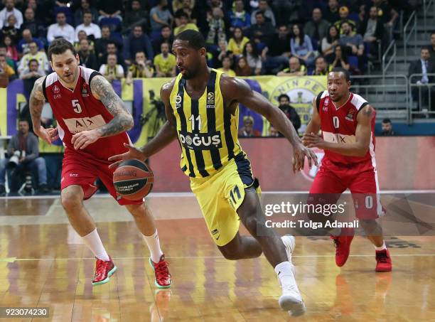 Brad Wanamaker, #11 of Fenerbahce Dogus ISTANBUL, TURKEY Brad Wanamaker, #11 of Fenerbahce Dogus in action during the 2017/2018 Turkish Airlines...