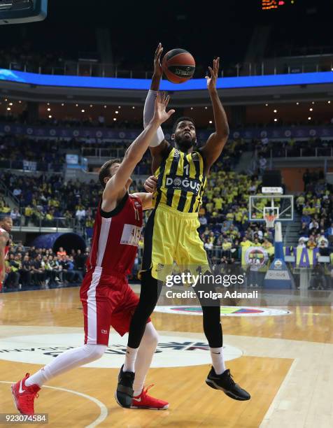 Jason Thompson, #1 of Fenerbahce Dogus in action with Arturas Gudaitis, #77 of AX Armani Exchange Olimpia Milan during the 2017/2018 Turkish Airlines...