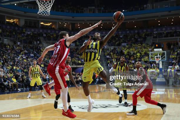 Brad Wanamaker, #11 of Fenerbahce Dogus in action during the 2017/2018 Turkish Airlines EuroLeague Regular Season Round 23 game between Fenerbahce...