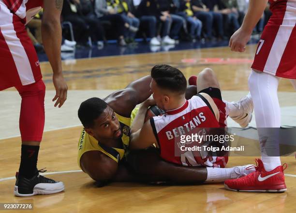 James Nunnally, #21 of Fenerbahce Dogus in action with Dairis Bertans, #45 of AX Armani Exchange Olimpia Milan during the 2017/2018 Turkish Airlines...