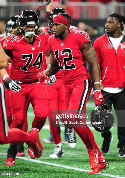 Mohamed Sanu of the Atlanta Falcons warms up before the game the New Orleans Saints at Mercedes-Benz Stadium on December 7, 2017 in Atlanta, Georgia.