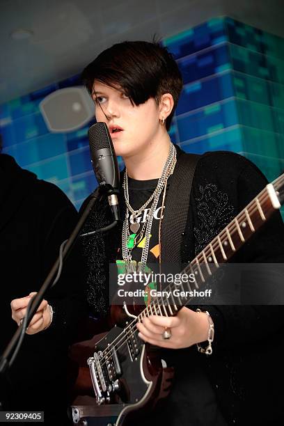 Musician Romy Madley Croft of the band The XX performs at the NBC Experience Store on October 23, 2009 in New York City.