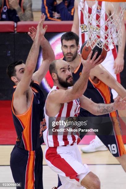 Vassilis Spanoulis, #7 of Olympiacos Piraeus in action during the 2017/2018 Turkish Airlines EuroLeague Regular Season Round 23 game between...