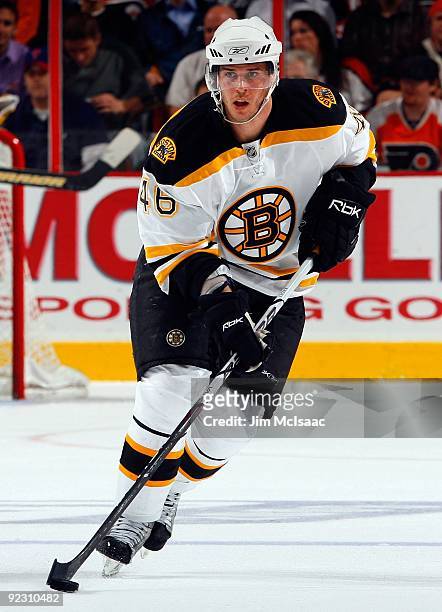 David Krejci of the Boston Bruins skates against the Philadelphia Flyers on October 22, 2009 at Wachovia Center in Philadelphia, Pennsylvania. The...