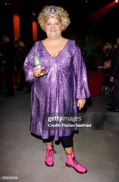 Cindy aus Marzahn poses with her award at the German Comedy Award 2009 at the Coloneum on October 20, 2009 in Cologne, Germany.