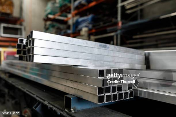 stål rör vid metall arbete fabrik - rostfritt stål bildbanksfoton och bilder