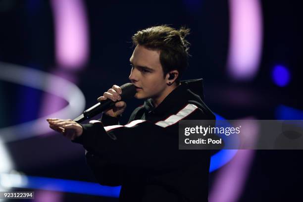 Mike Singer performs onstage during the 'Eurovision Song Contest 2018 - Unser Lied fuer Lissabon' show on February 22, 2018 in Berlin, Germany. The...