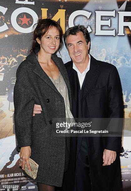 Actors Valerie Bonneton and Francois Cluzet attend the Premiere of the Radu Mihaileanu's film "Le Concert" at Theatre du Chatelet on October 23, 2009...