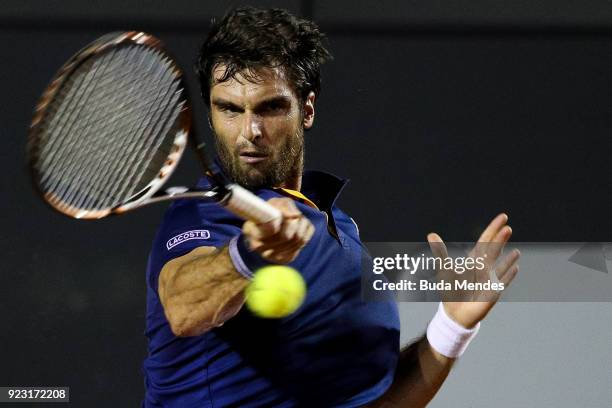 Pablo Andujar of Spain returns a shot to Dominic Thiem of Austria during the ATP Rio Open 2018 at Jockey Club Brasileiro on February 22, 2018 in Rio...