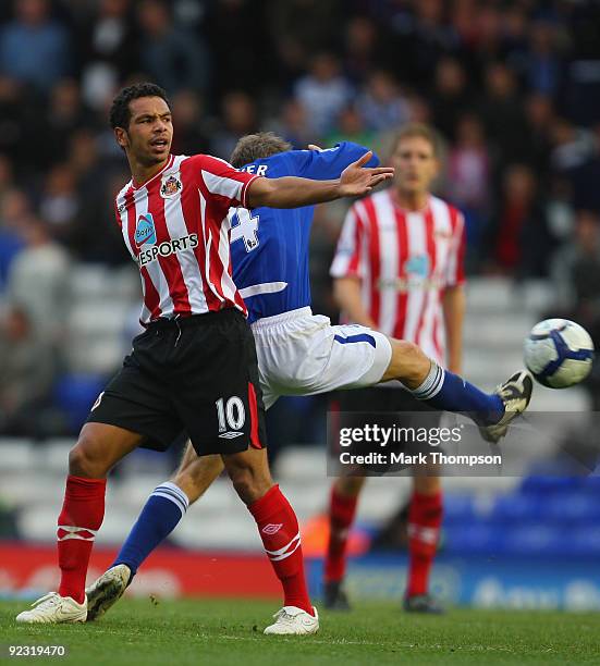 Lee Bowyer of Birmingham City tangles with Kieran Richardson of Sunderland during the Barclays Premier League match between Birmingham City and...