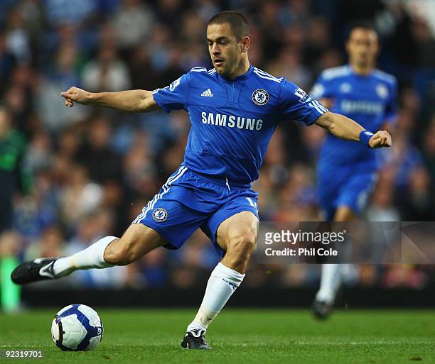 Joe Cole of Chelsea in action during the Barclays Premier League match between Chelsea and Blackburn Rovers at Stamford Bridge on October 24, 2009 in...