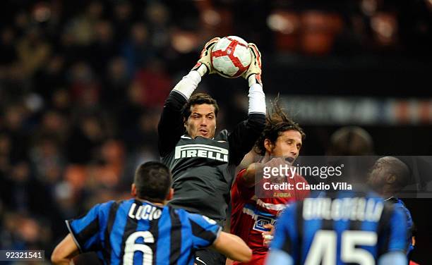 Julio Cesar of FC Internazionale Milano in action during the Serie A match between Inter Milan and Catania Calcio at Stadio Giuseppe Meazza on...