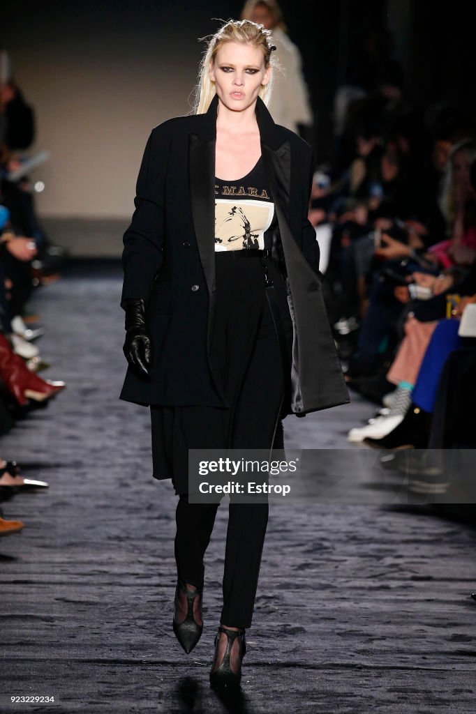 Max Mara - Runway - Milan Fashion Week Fall/Winter 2018/19