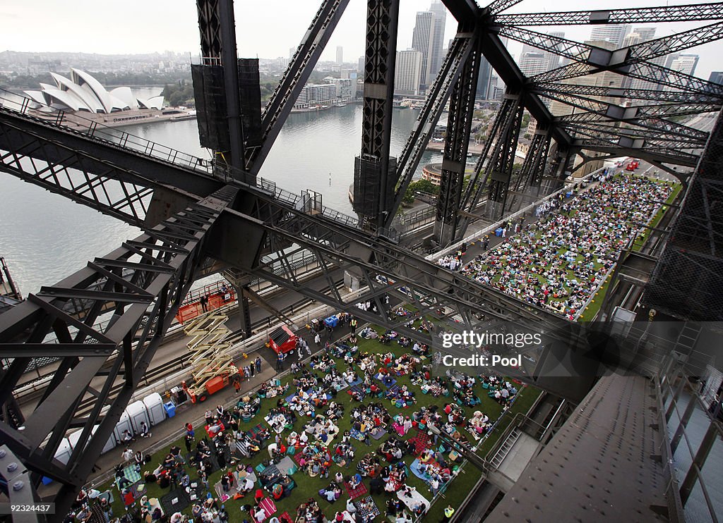 Sydney Hosts A Breakfast Picnic On The Sydney Harbour Bridge
